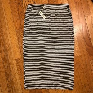 Pencil skirt black and white striped